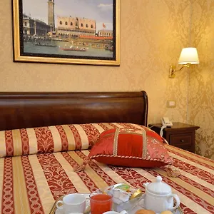 Bed & Breakfast Residenza Goldoni ***